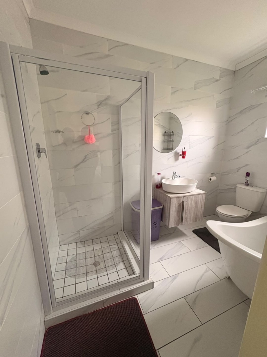 3 Bedroom Property for Sale in Cove Rock Eastern Cape